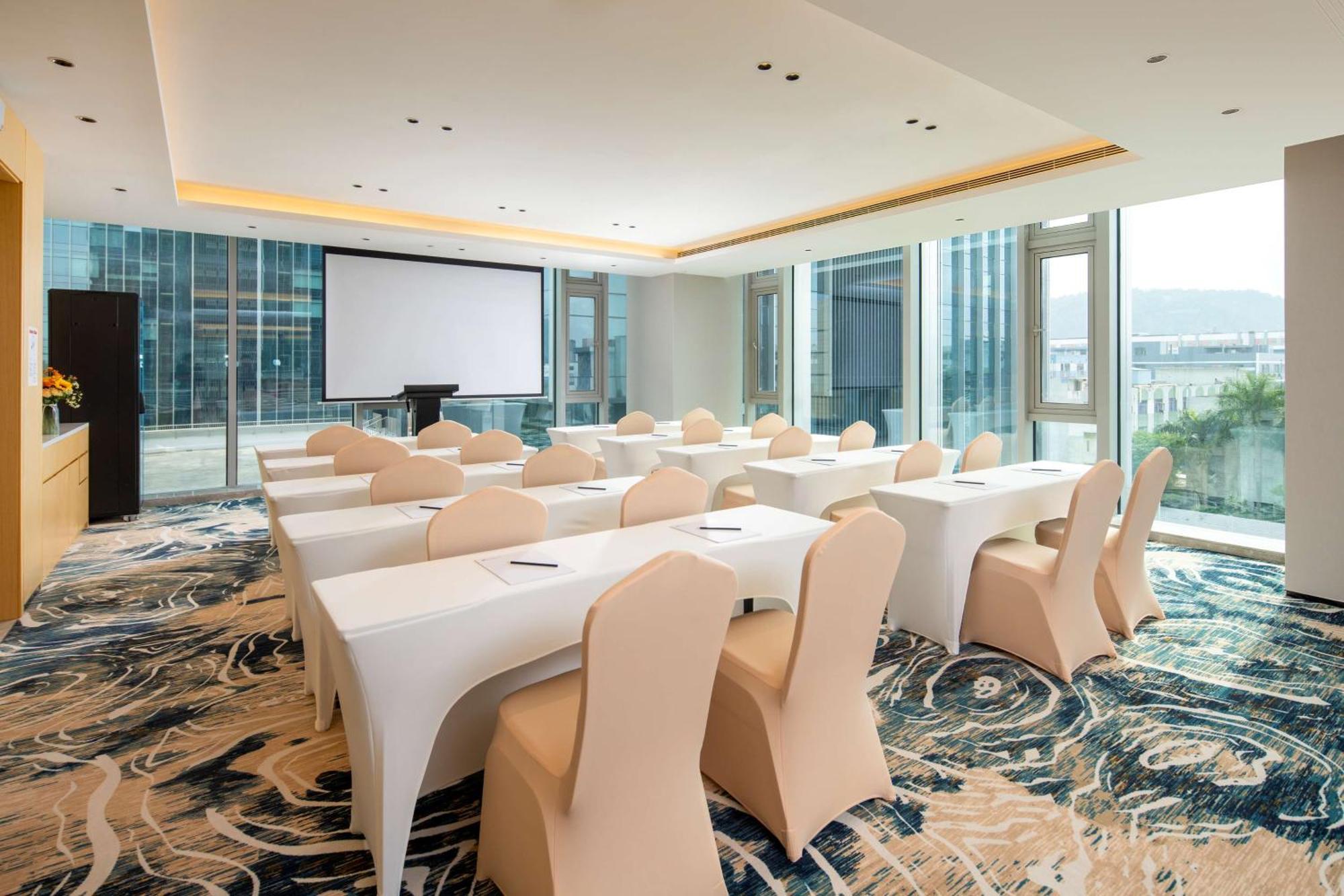 Hilton Garden Inn Shenzhen Airport,Enjoy 24-Hour One Way Free Delivery From Hotel To Shenzhen Baoan Airport On The Hour Eksteriør bilde