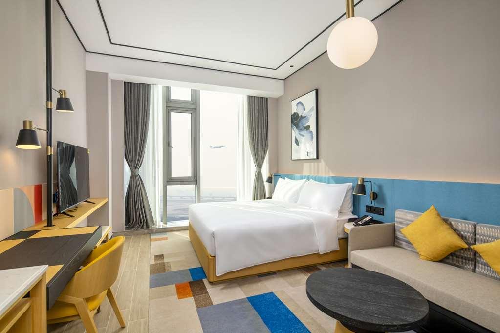 Hilton Garden Inn Shenzhen Airport,Enjoy 24-Hour One Way Free Delivery From Hotel To Shenzhen Baoan Airport On The Hour Rom bilde