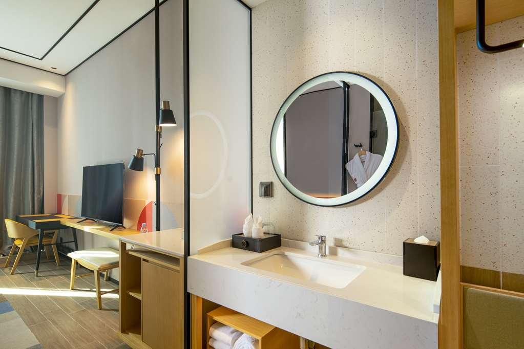 Hilton Garden Inn Shenzhen Airport,Enjoy 24-Hour One Way Free Delivery From Hotel To Shenzhen Baoan Airport On The Hour Rom bilde